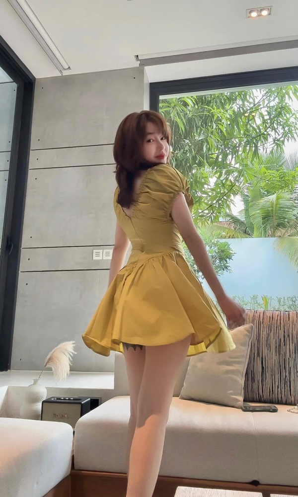 Elly Trần 32