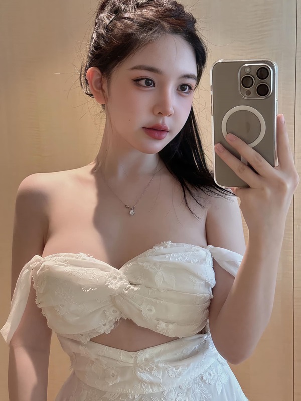 trần huyền châu sexy 8