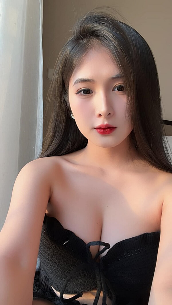 Quỳnh Ale sexy 28