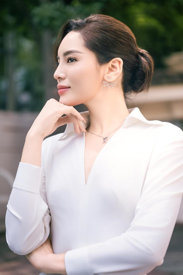 Nguyễn Cao Kỳ Duyên new 3