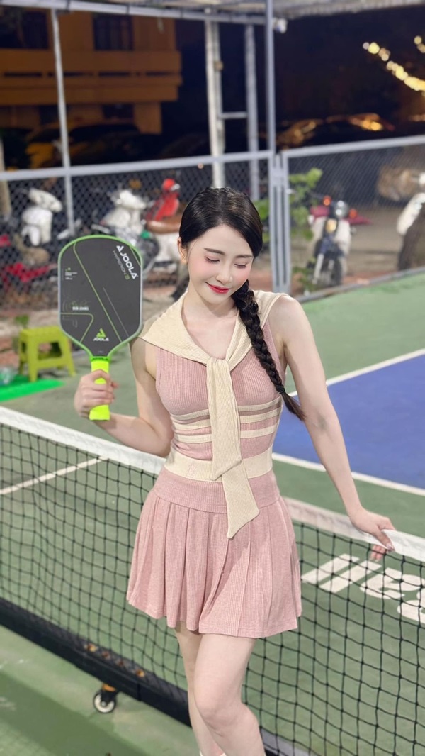 diễn viên Quỳnh Nha pickleball 7