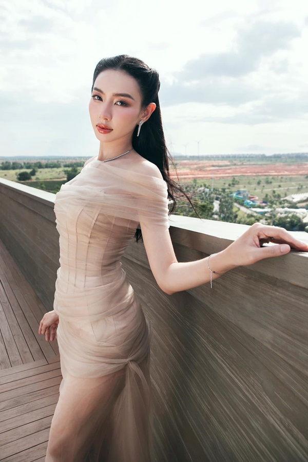 Thùy Tiên sexy 13