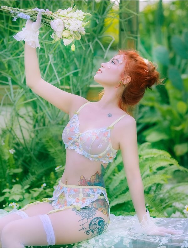 hotgirl Linh Miu bikini 7