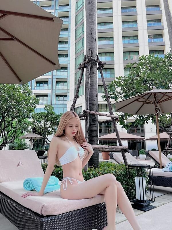 Thiều Bảo Trâm bikini 11