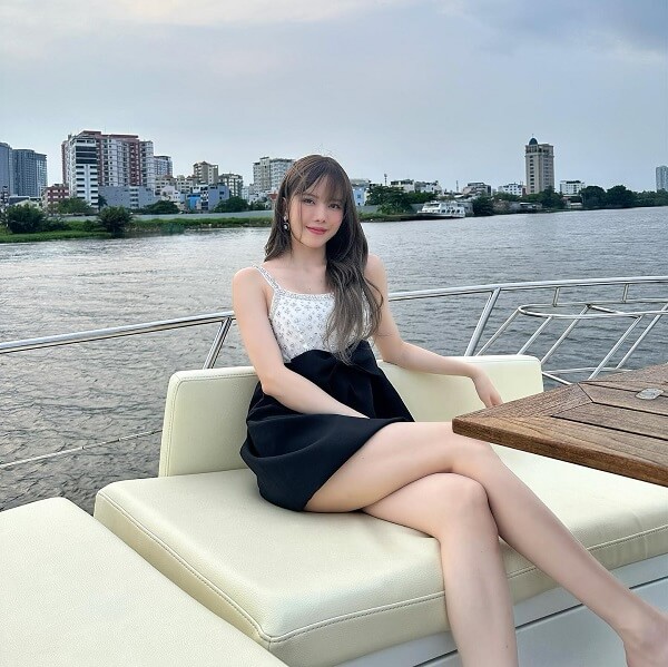 Thiều Bảo Trâm sexy 2