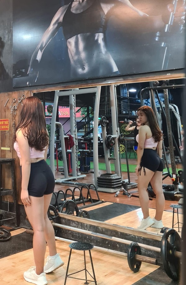 Gái xinh mặc bikini tập gym 17