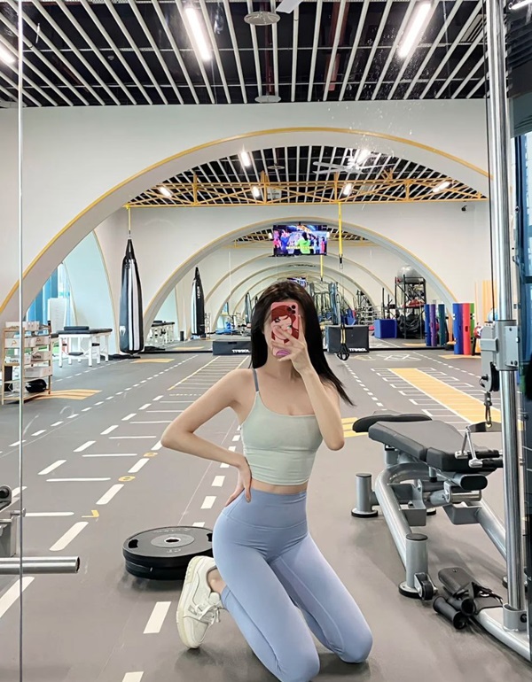 Hình ảnh gái xinh tập gym 9