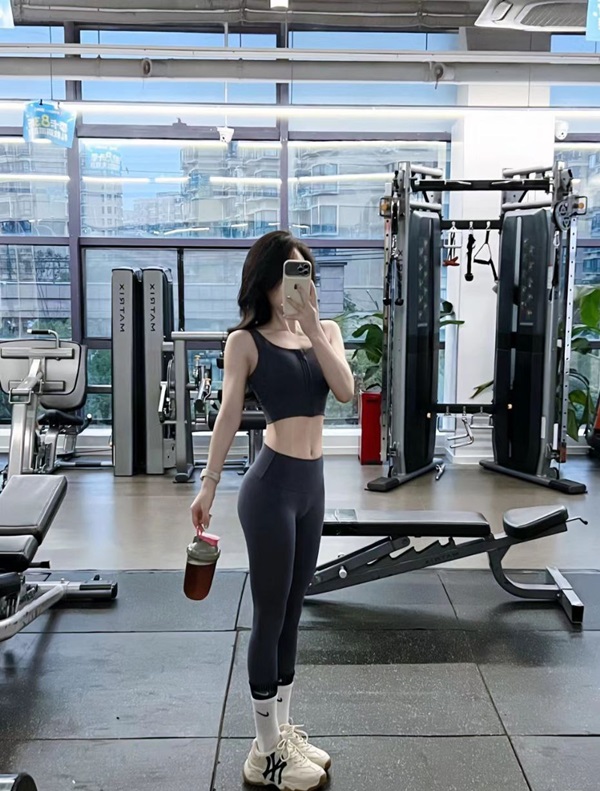 Hình ảnh gái xinh tập gym 12