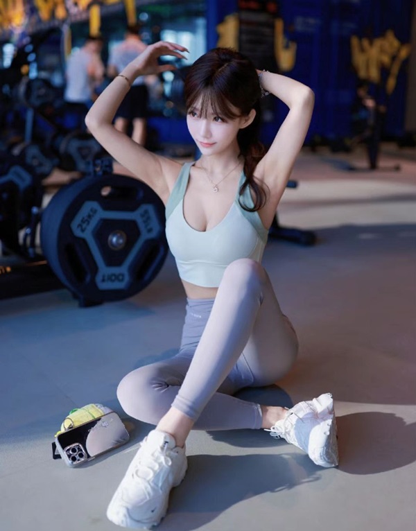 Hình ảnh gái xinh tập gym 22