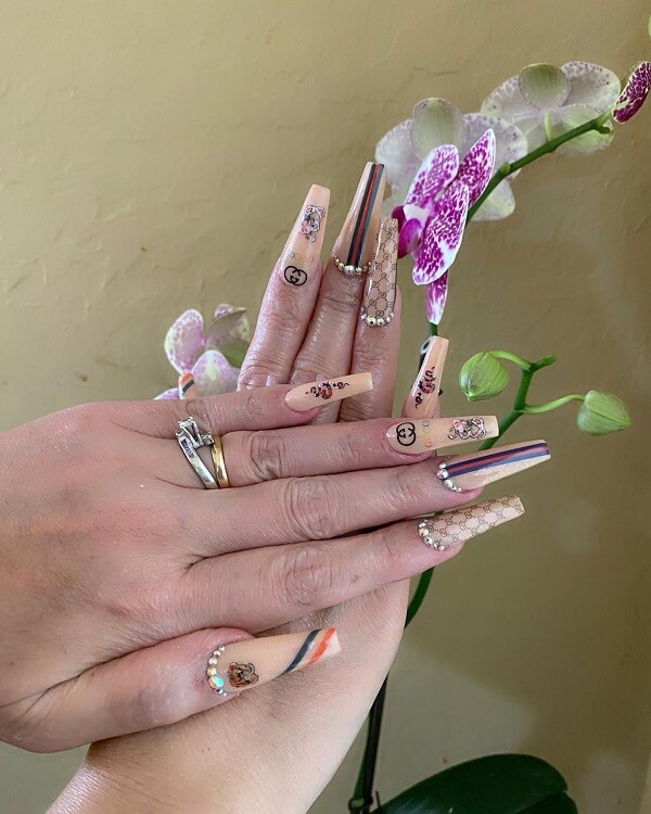 Mẫu nail Gucci đẹp 7