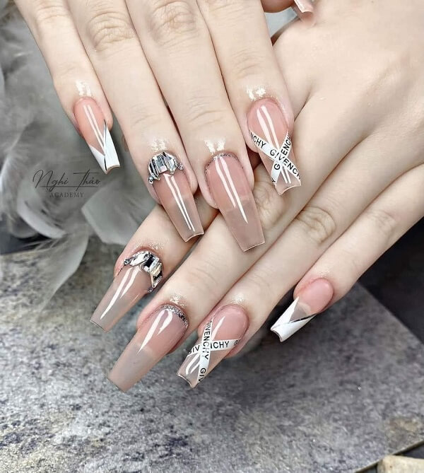 Mẫu nail xinh đơn giản 3