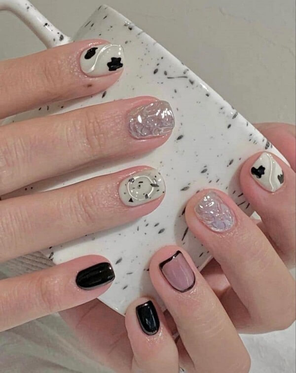 Mẫu nail đen trắng cute 9