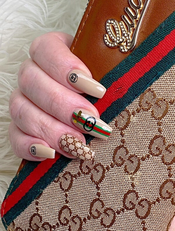 Mẫu nail Gucci 4