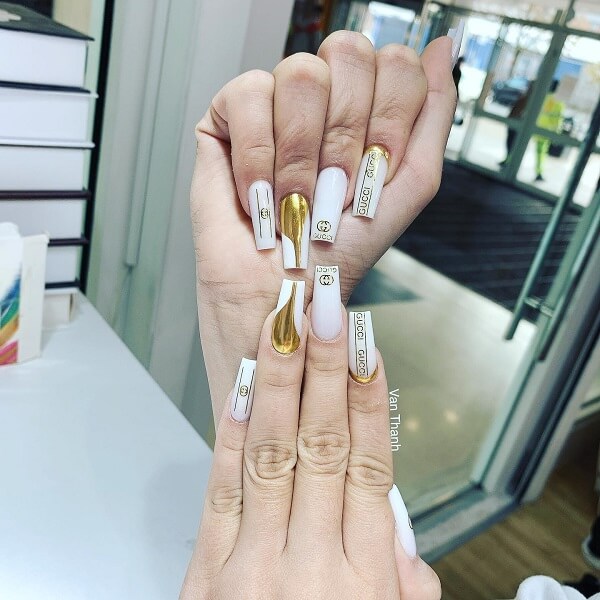 nail Gucci đơn giản 5