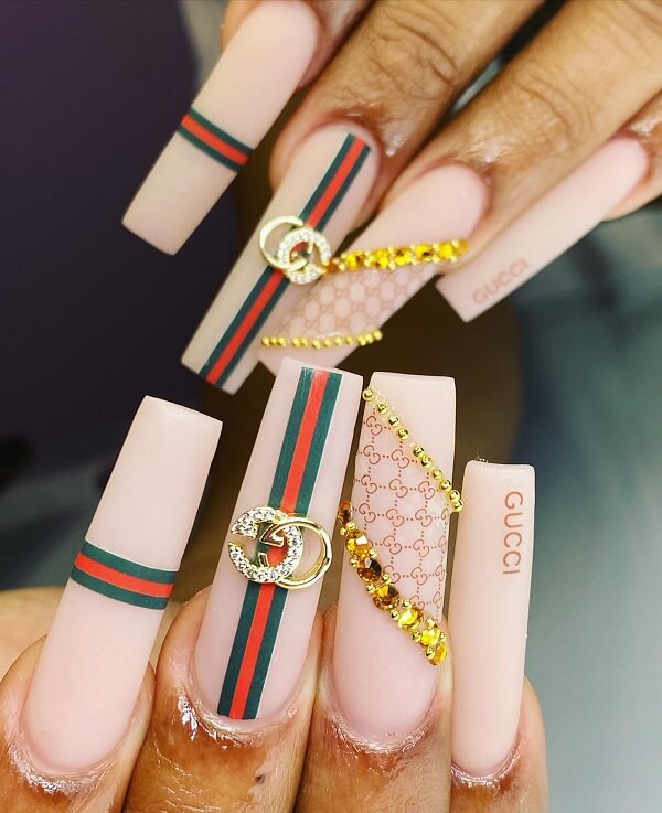 nail Gucci đơn giản 6