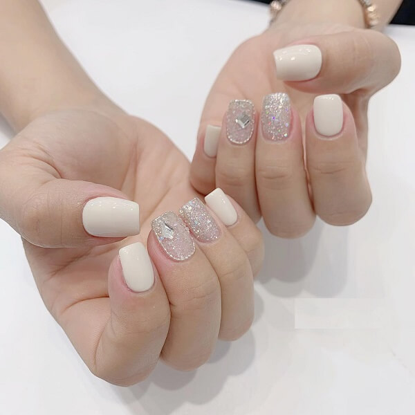 nail màu trắng 6