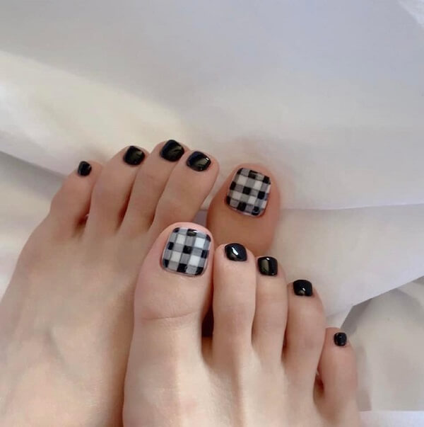 nail trắng đen 2