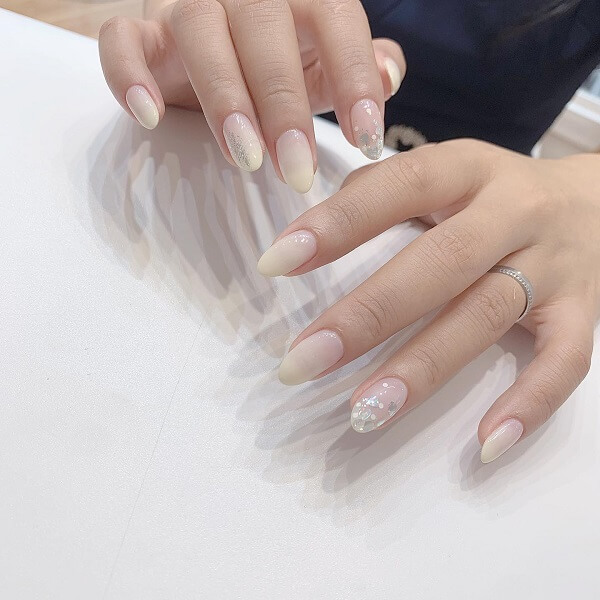 Nail trắng sữa 6