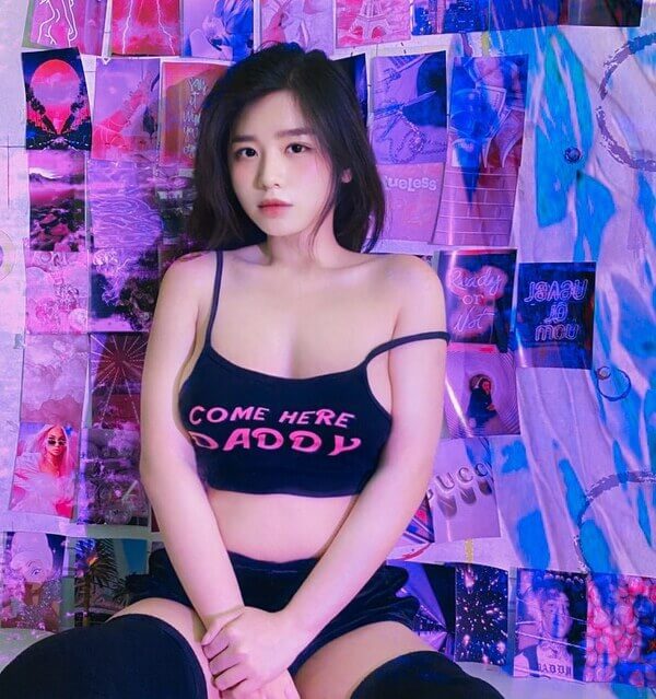 Trần Minh Thiên Di nude 1