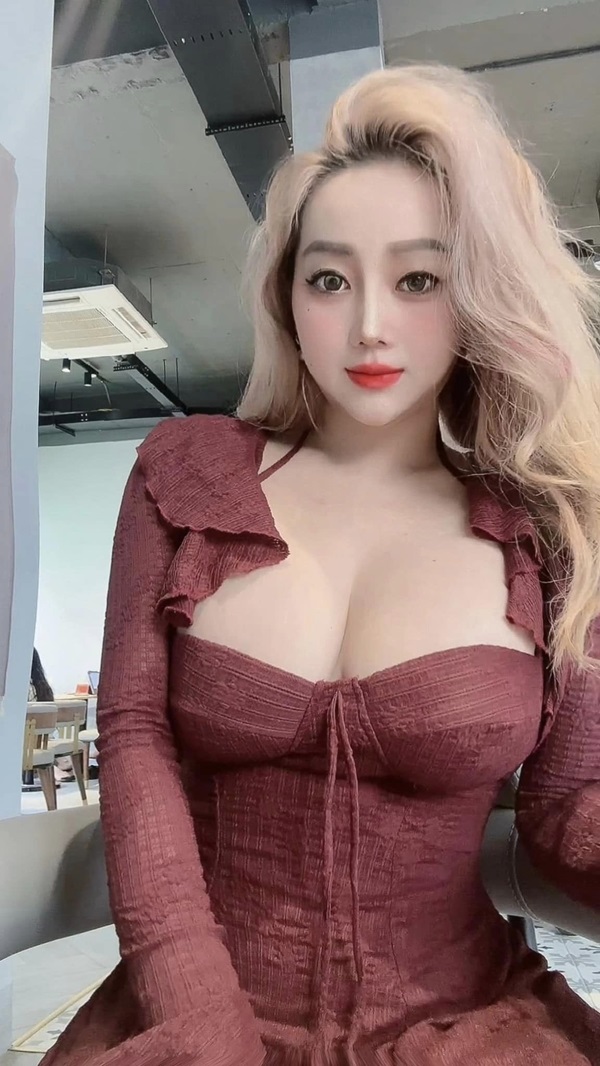 nhả Chu Phương Uyên sexy 31