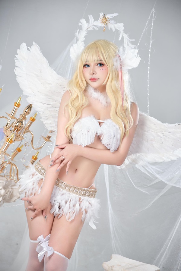 ảnh Phạm Minh Châu cosplay 60