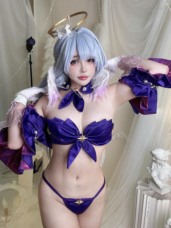 ảnh Phạm Minh Châu cosplay 49