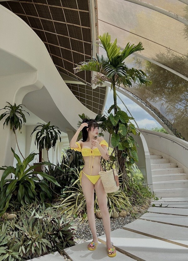 Mai Phương Bùi bikini 4