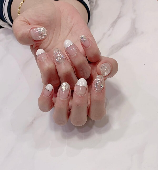 những mẫu nail kim tuyến đẹp nhất 4