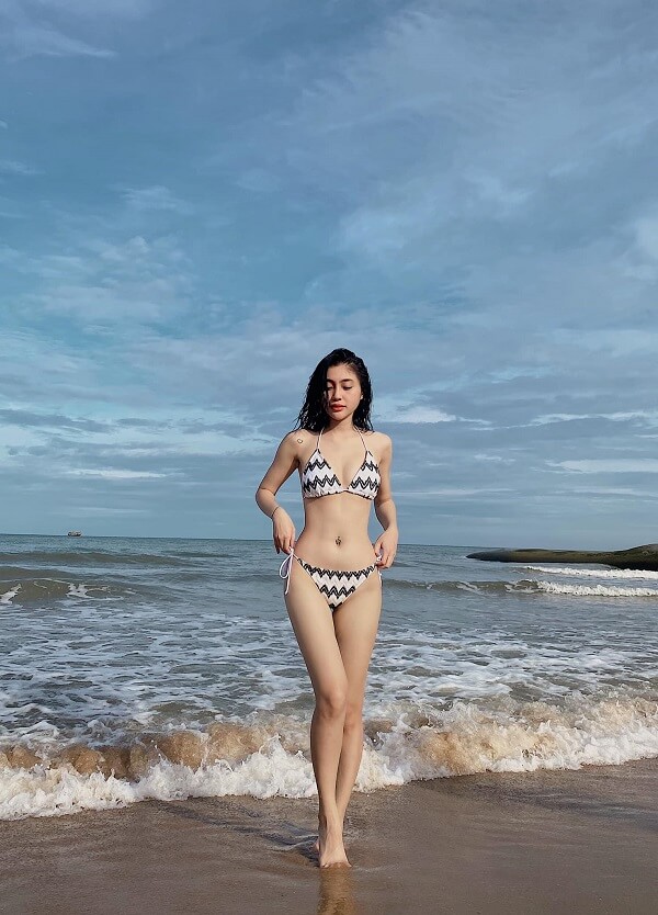 Phạm Huỳnh Gia Thảo bikini 9