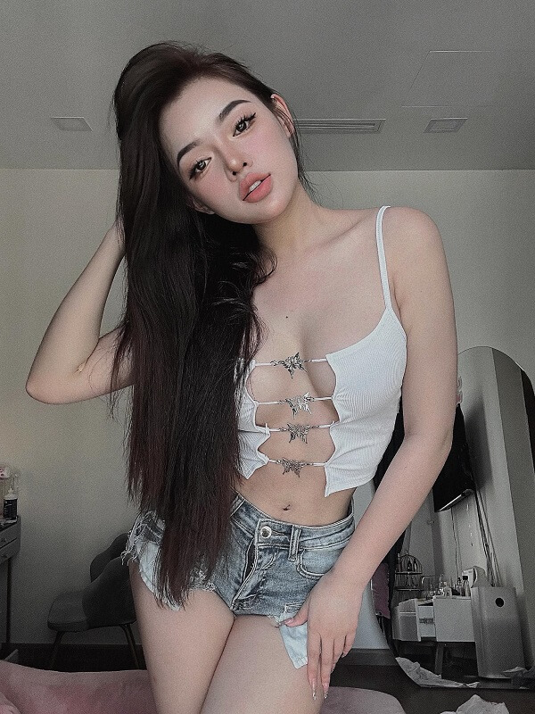 Quỳnh Na sexy 3