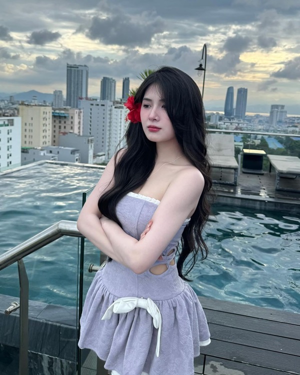 Quỳnh Ale sexy 10