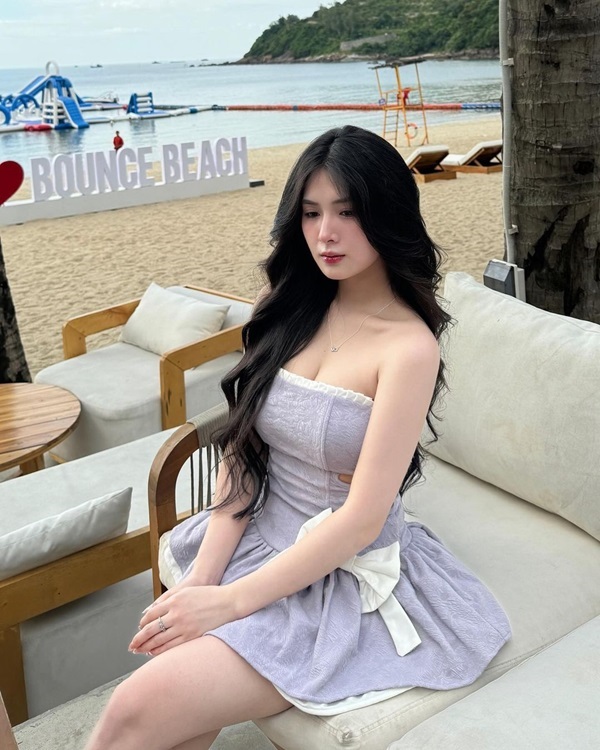 Quỳnh Ale sexy 11