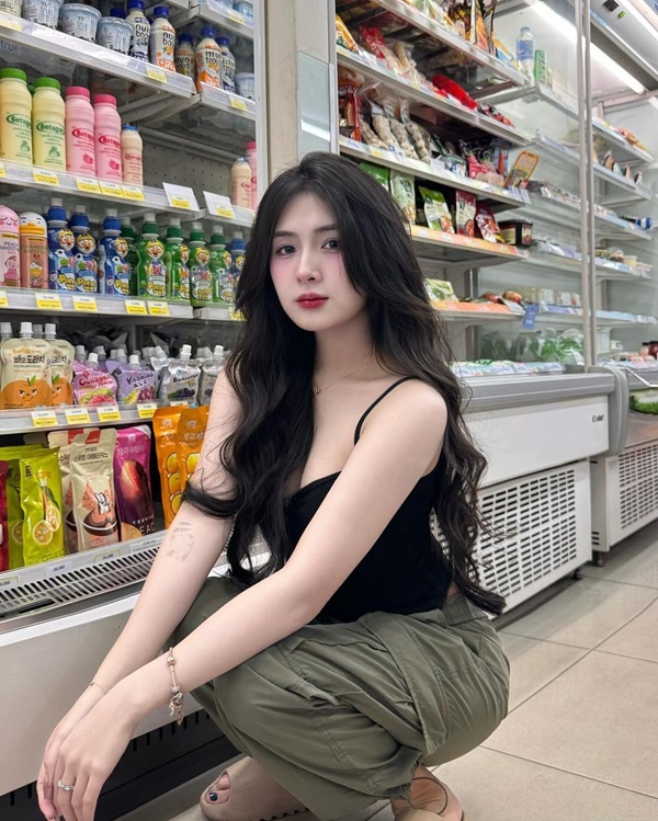 Quỳnh Ale sexy 12