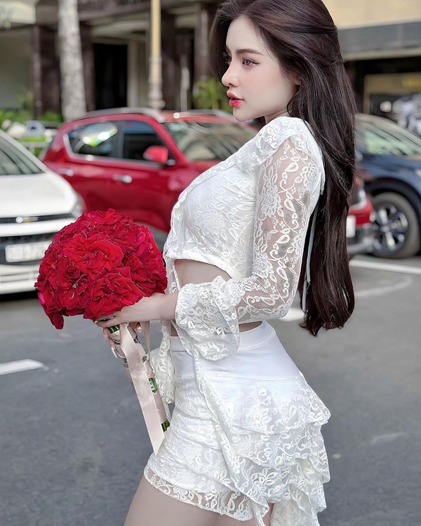 Quỳnh Na sexy vú to 21