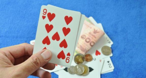 Cách tính điểm khi chơi bài baccarat kubet