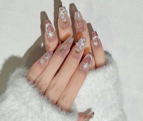 Mẫu nail đính đá sang chảnh đẹp nhất 11