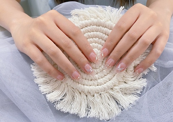 Mẫu nail đính đá sang chảnh đẹp nhất 1