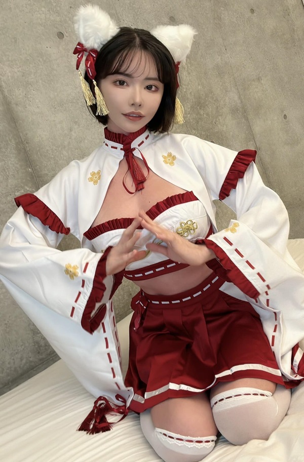 Ảnh Eimi Fukada sexy 12