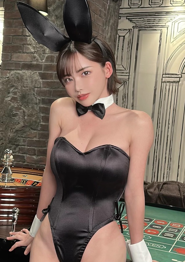 Ảnh Eimi Fukada sexy 22