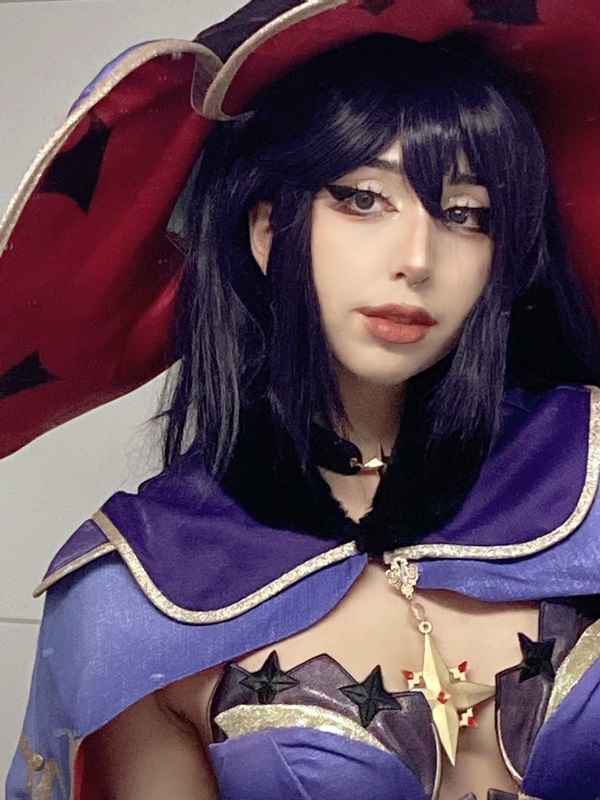 Ảnh Mona cosplay 13