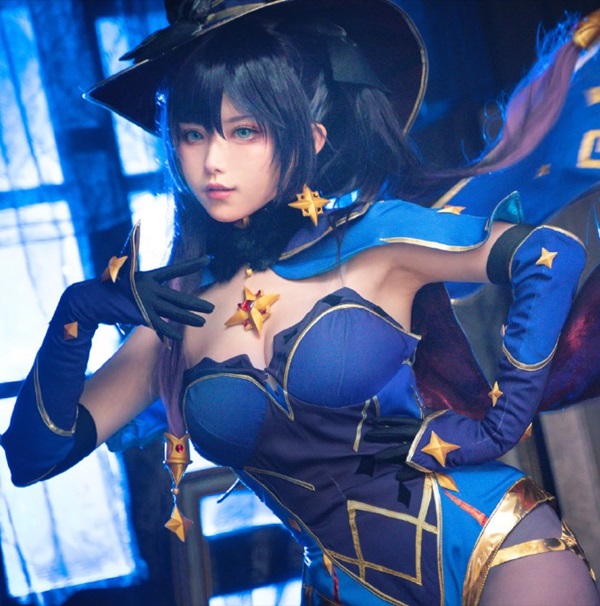 Ảnh Mona cosplay 16