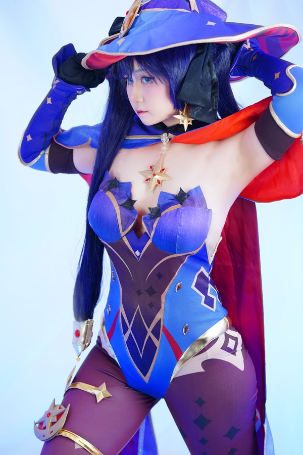 Ảnh Mona cosplay 40